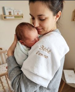 maman et son bébé